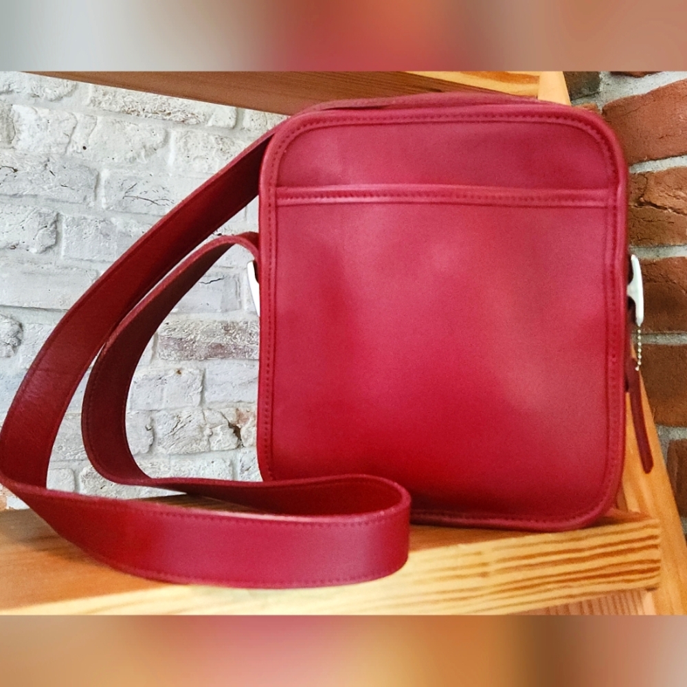 Coach Camera Zip 9817